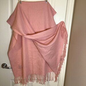 Acne Studios Women's Pink Scarf Shoulder Wrap Fringe Virgin Wool Made in Italy
